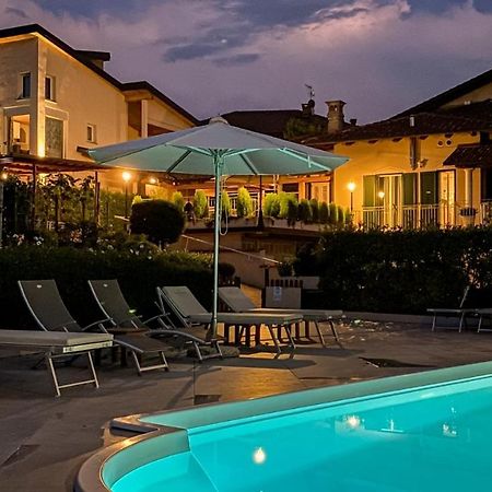 La Rosa Gialla Bio Apartments & Rooms Barolo Luaran gambar