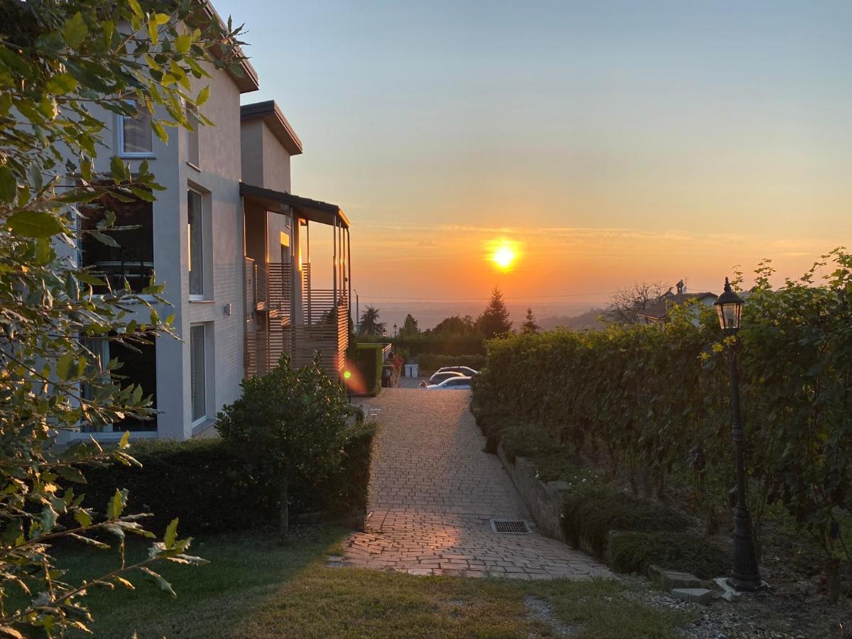 La Rosa Gialla Bio Apartments & Rooms Barolo Luaran gambar