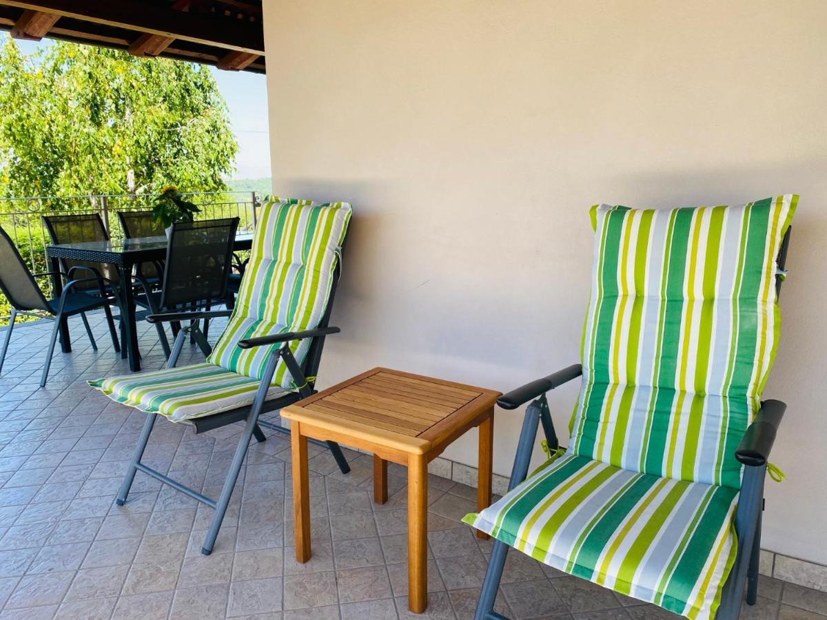 La Rosa Gialla Bio Apartments & Rooms Barolo Luaran gambar