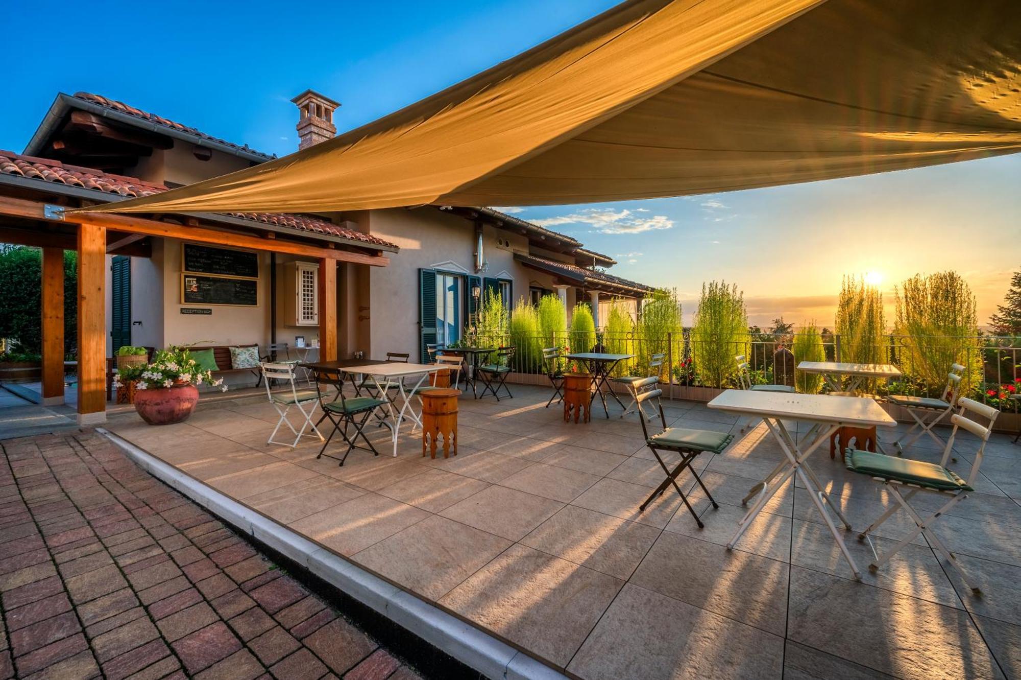 La Rosa Gialla Bio Apartments & Rooms Barolo Luaran gambar