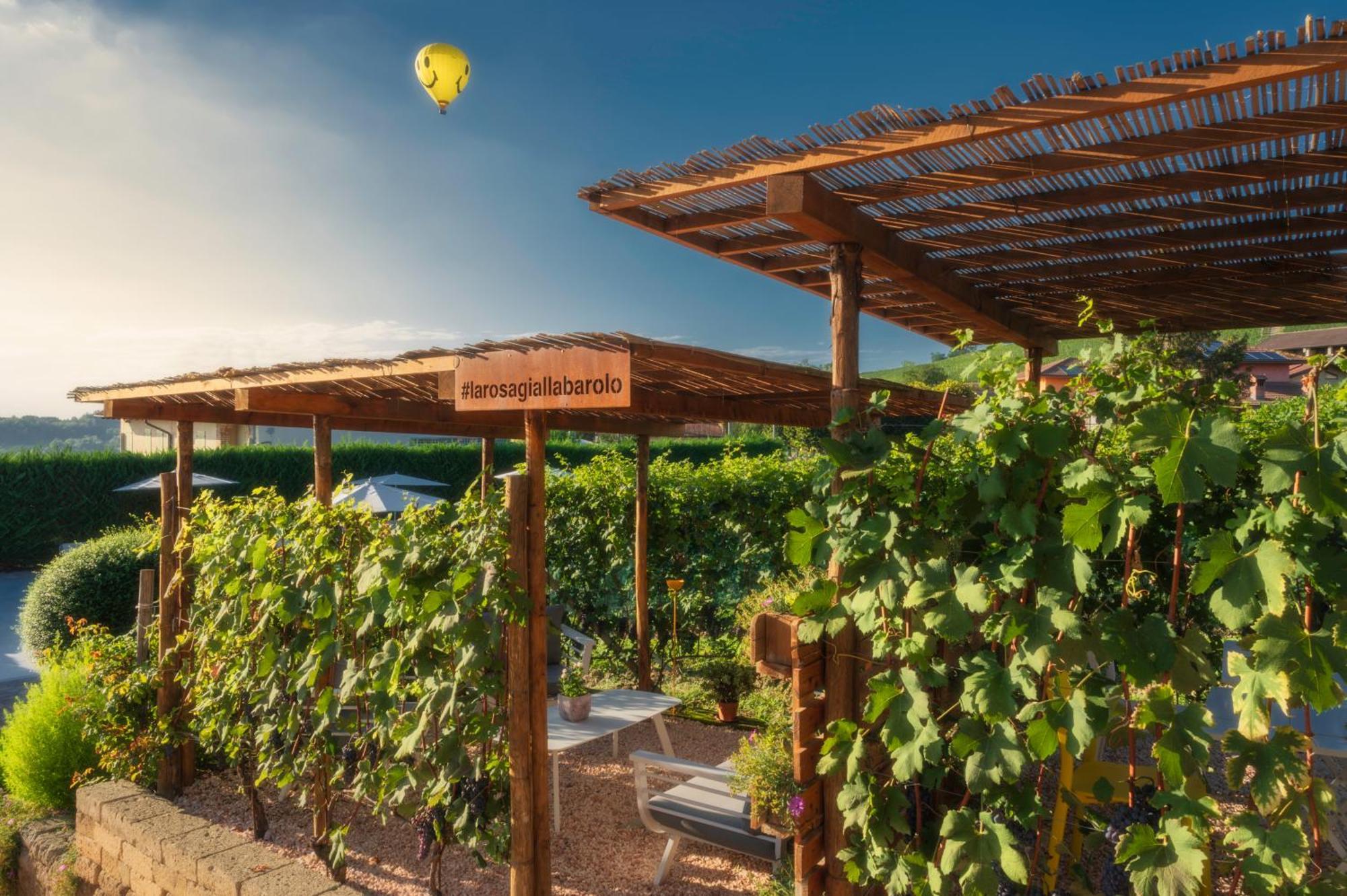 La Rosa Gialla Bio Apartments & Rooms Barolo Luaran gambar