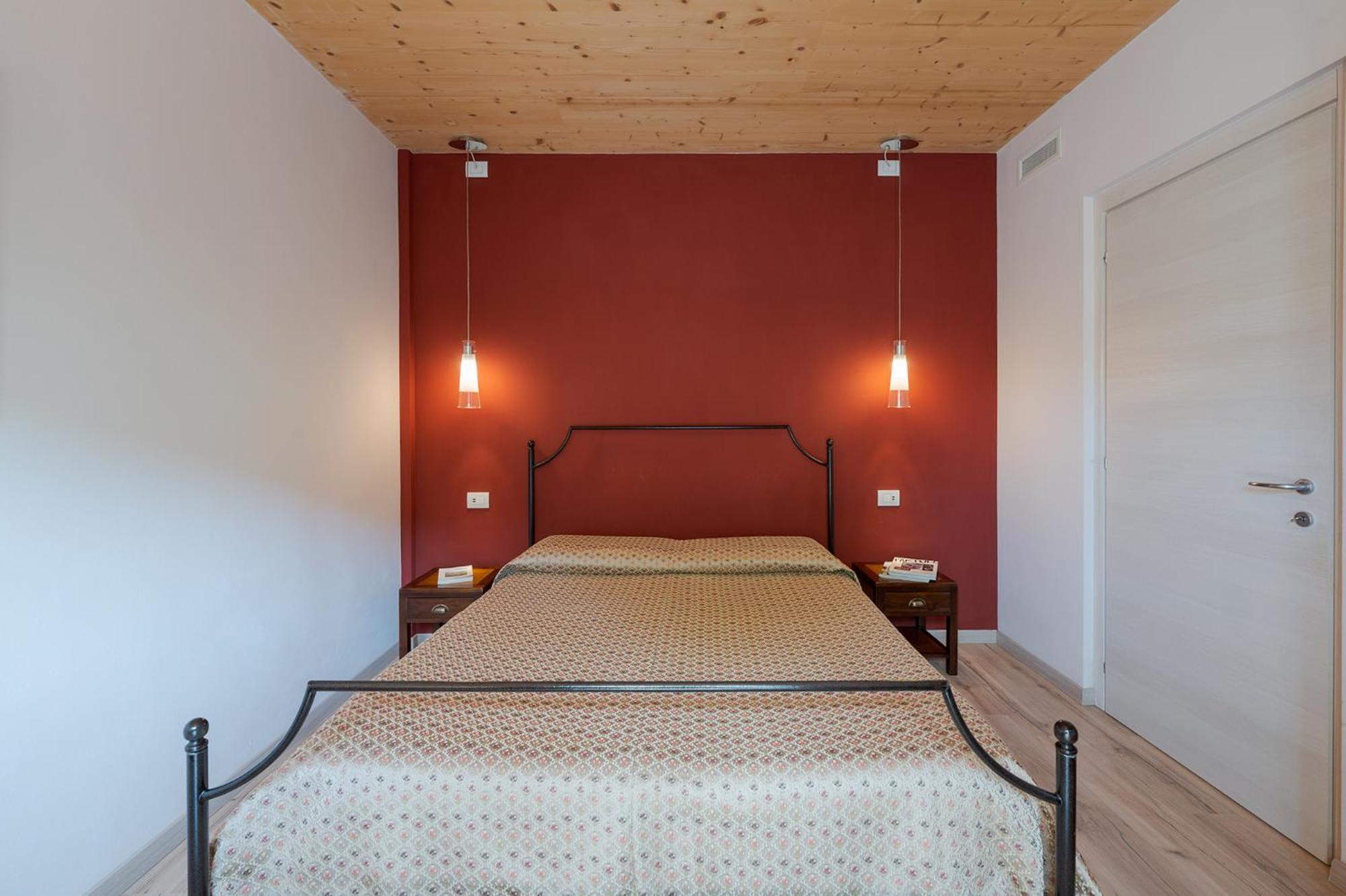La Rosa Gialla Bio Apartments & Rooms Barolo Luaran gambar