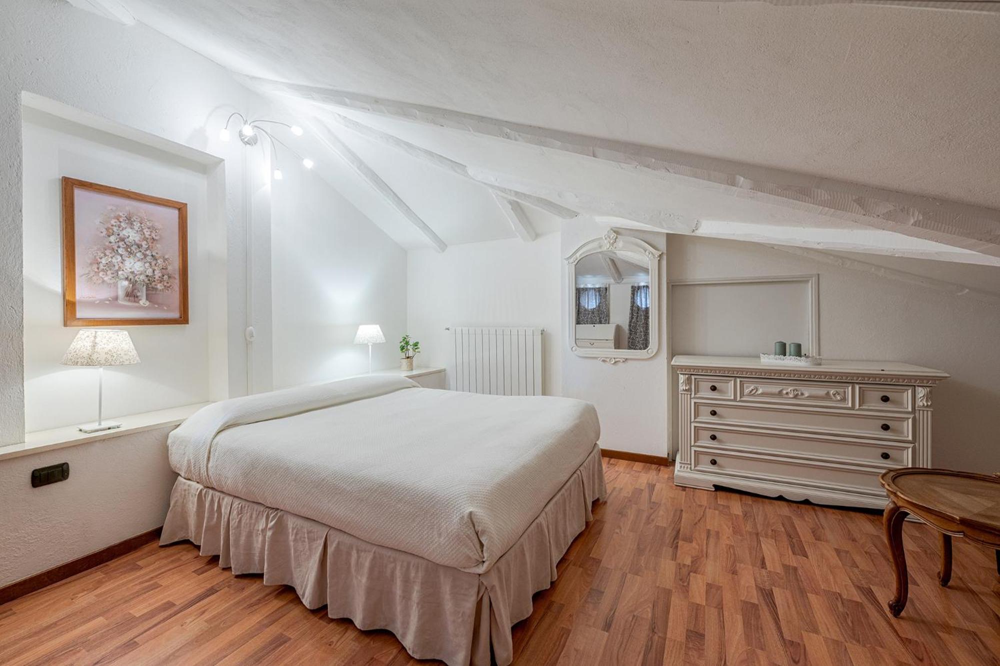 La Rosa Gialla Bio Apartments & Rooms Barolo Luaran gambar